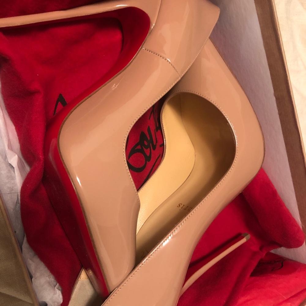 Christian Louboutin Size 38 Nude Heel 100MM